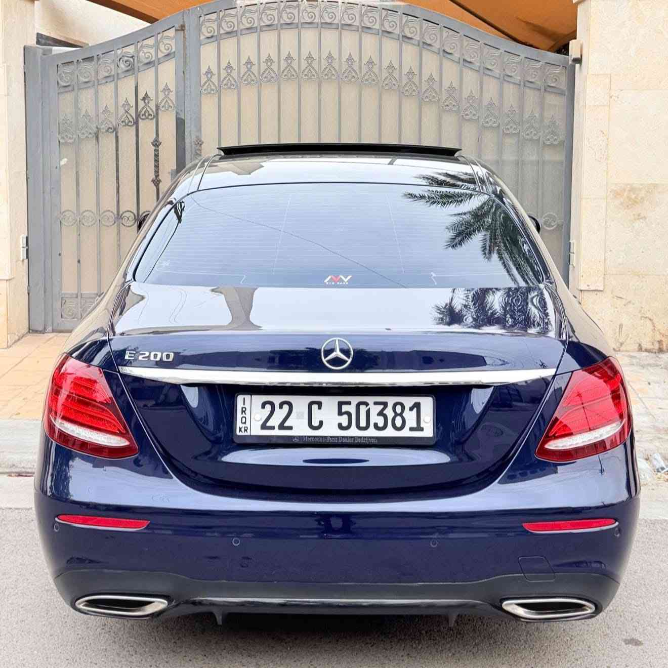 السلا عليكم                       مارسدس E200 2018
وراد الماني 
ماشيه 77ميل
موصفات المارسدس معروفه 
السياره كلش نضيفه وجديده
بدون حادث فقط صبغ باب السايق بدون دواخل بدون ايرباك
كير مكينه مكفوله شرط الفحص
السعر ..... 268$ وبيهه مجال 
مكاني بغداد / الاعظميه
***********
