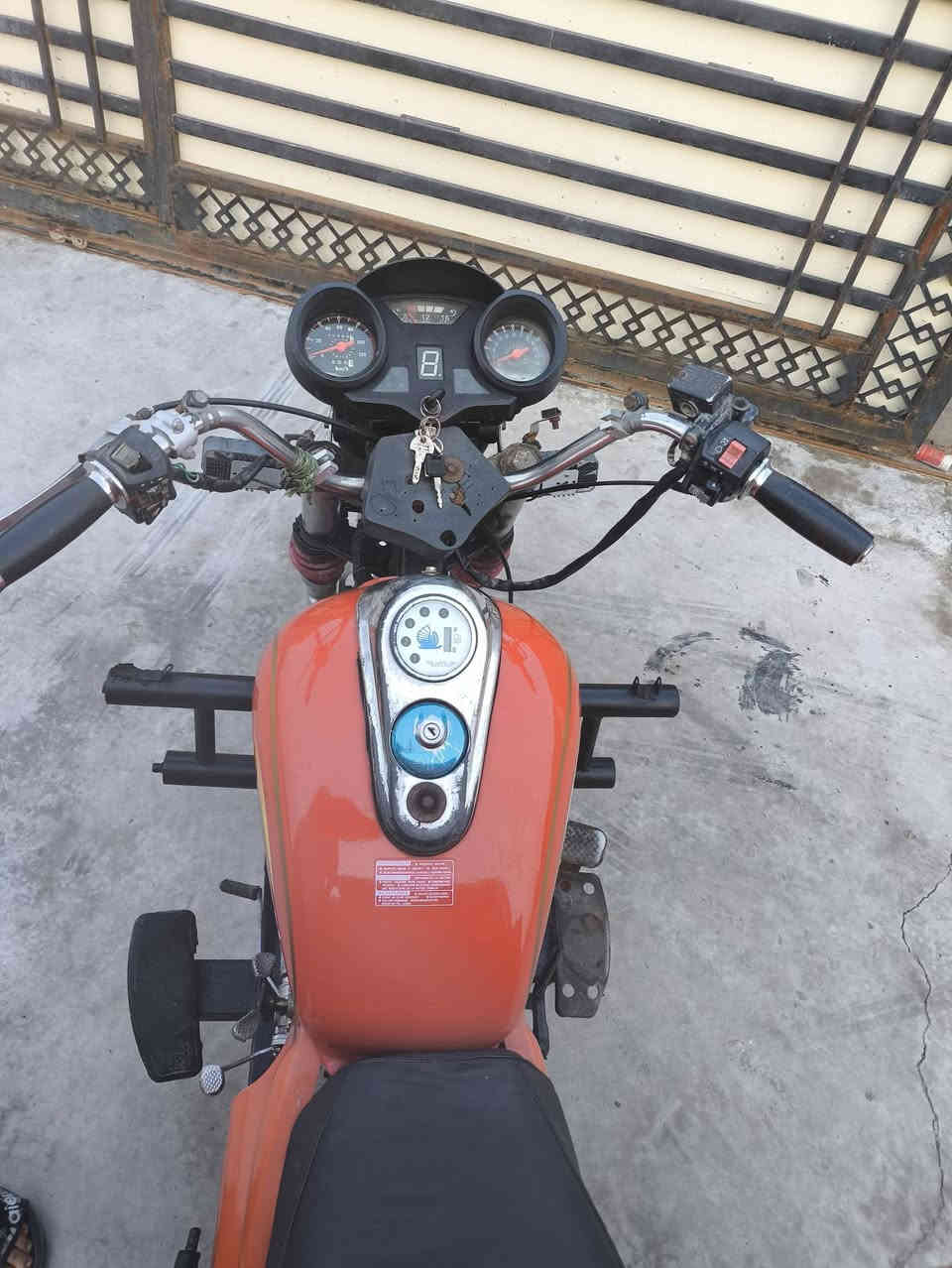 سلام عليكم ليفان اوراق مديل 2016كفاله ستوته محرك نضيف اكسن لطش تايرات جدد ويلكب نجمه جديد كهربائيات شغاله كله بدي نضيف شاصي مكفول تانكي جديد  سعر 1500وبيه مجال لشراي عنوان بصره خور الزبير ***********،
