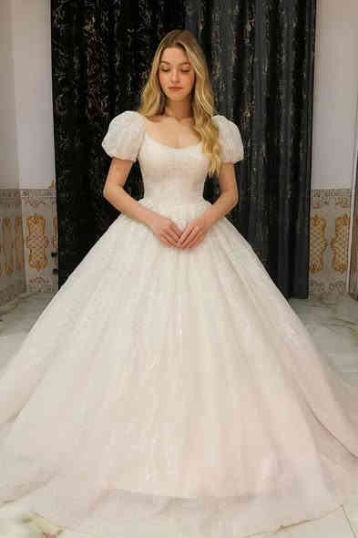 بدله زفاف استعمال مرة وحدة براند  تصميم احمد البديري تتصغر وتتكبر بيها قيطان جميع القياسات السعر وي التوصيل ١٠٠ الف ***********
