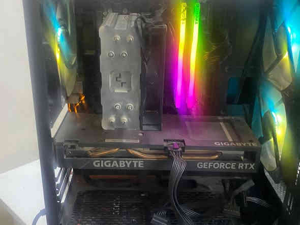 سلام عليكم بيسي للبيع مواصفاته ماذر بورد b450ds3hv2
معالج AMDRyzen5 5600 6core
رامات16gنوع t.force
 بور سبلاي 650w ماعرف نوعه 
كارت شاشه8g RTX4060GEFORCE  
مسلحه تخرين واحد تيره m2
+ويه شاشة ازواز 144هرتز 

سعر 900الف 
مكاني بغداد دوره ملاحظة معجون  جديد للمعالج
رقمي ***********
