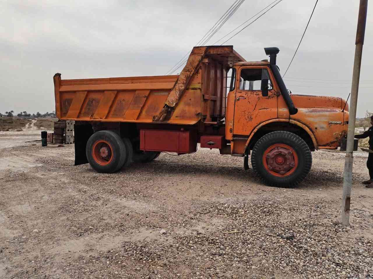 سلام عليكم مان لبيع موديل 82 بلادي سياره خير من الله  مابيه صبغ  محرك مجفت جديد  وكير  وكسن كلهن مكفولات  ***********
