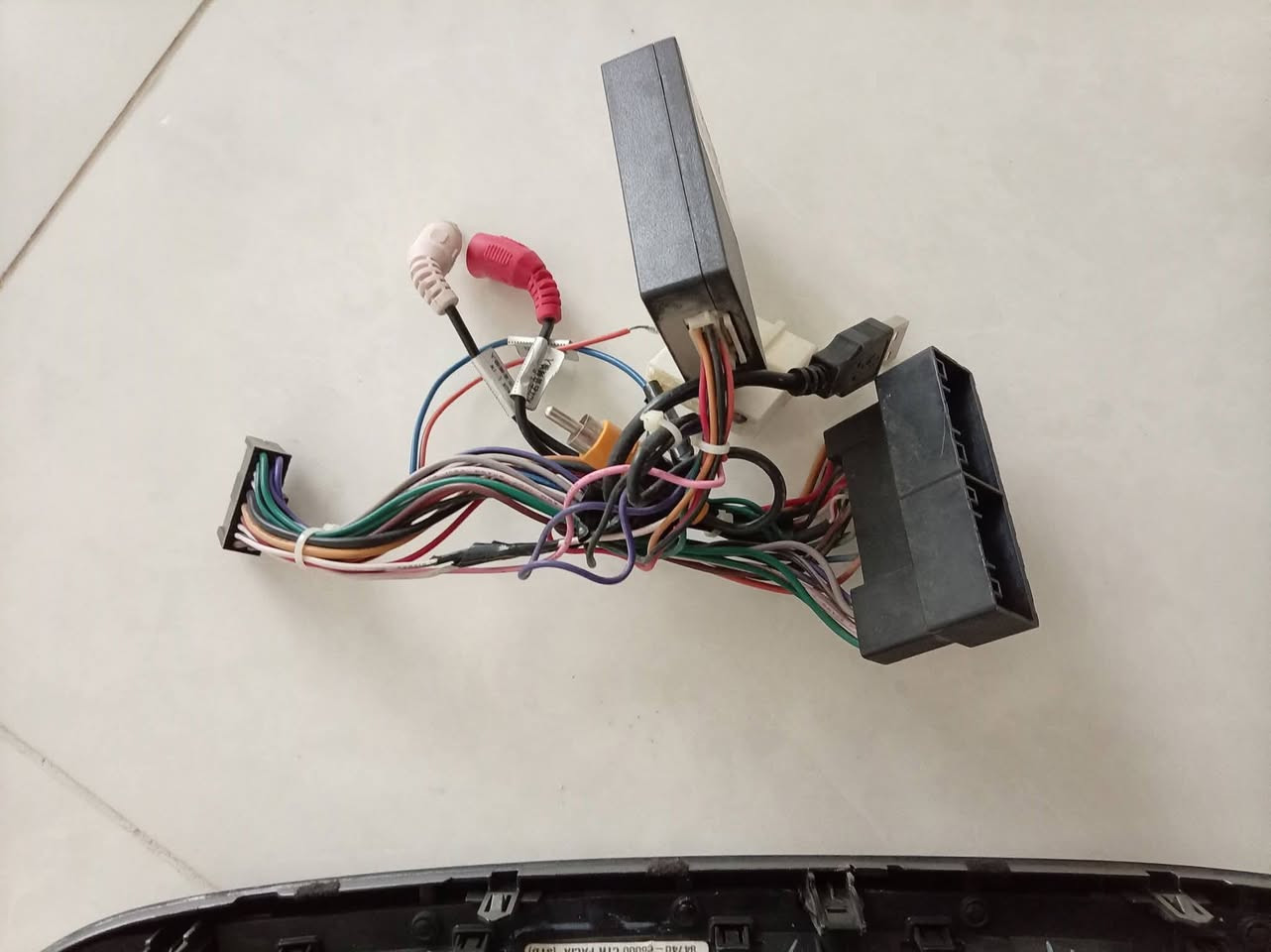 غراض سورنتو 
شاشة تجاري تشتغل بس صوت 
كيس و اويل بم gdi c1 2400
فرس سورنتو بدون تجوه 
قيم واخذ 
***********
*********** هذا الاسيا بس واتساب
