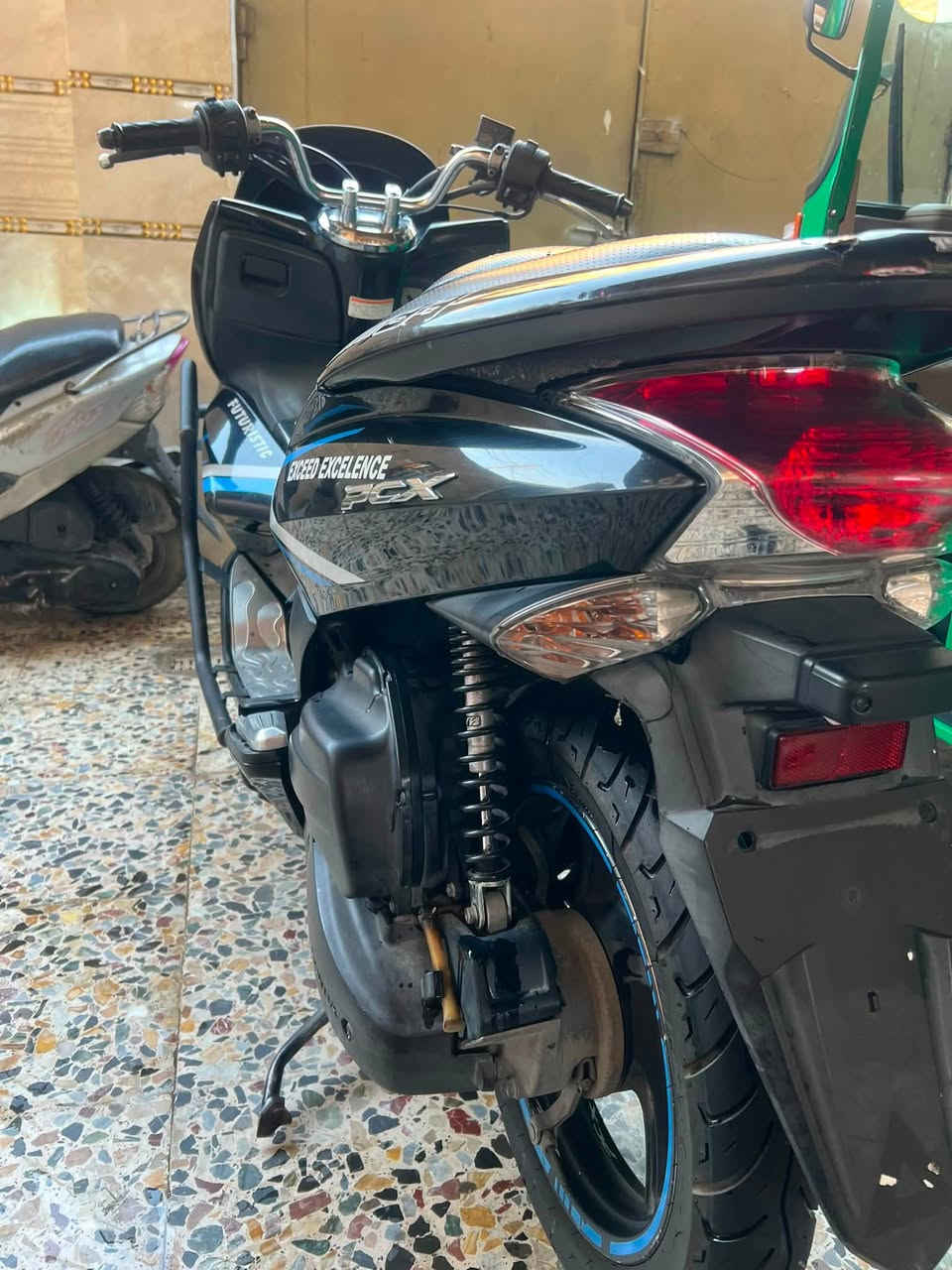 سلام عليكم....
دراجة (PSX)...(جيل الاول)  
دراجة شلعه معدل كهربائيات كلهه شغاله 
دراجة جديده  بلادية
أي نقص مابيهة
جيب فيتر وتعال افحص
العنوان بغداد مدينه الصدر لاستفسار ***********
