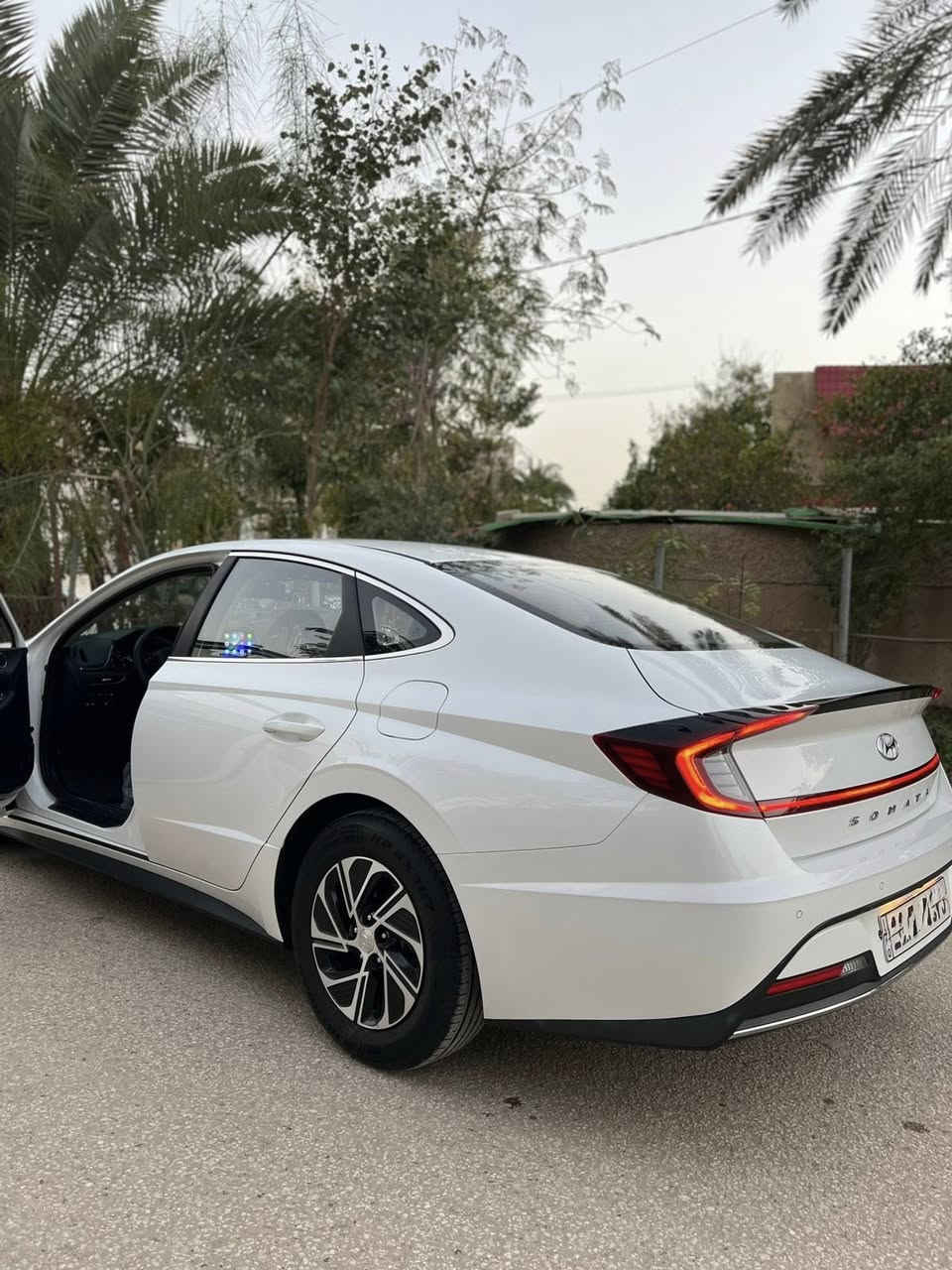 السلام عليكم 
للبيع سوناتا 
موديل 2023
مكفوله كفاله عامه 
ماشيه 12 الف  
السياره زيرو 
رقم بغداد الجديد 
كشنات تدفئه 
شاشه كبيره كار بلي
كامره دواره 
حساسات خلفي 
تشغيل عن بعد
مري شفط
قيادة ذاتيه 
تحديد مسار 
مثبت سرعة 
السياره زيرو ونظيفه بمعنى الكلمه من مكينه من حداديه من كلشي
السعر : 195$ وبيه مجال
للاتصال والاستفسار عل الرقم :***********
