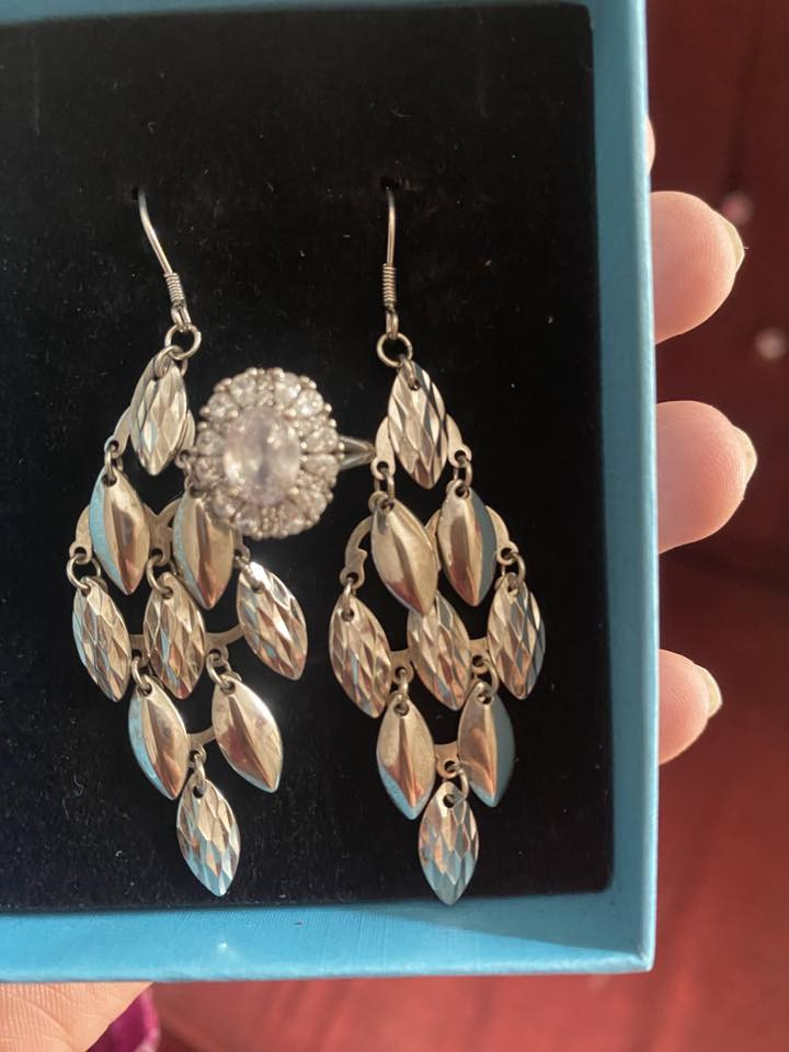 فضه اصليه جديدات اخذتهن قبل شهر بميه الف أريدهن 65 وعدي توصيل رقمي ***********
