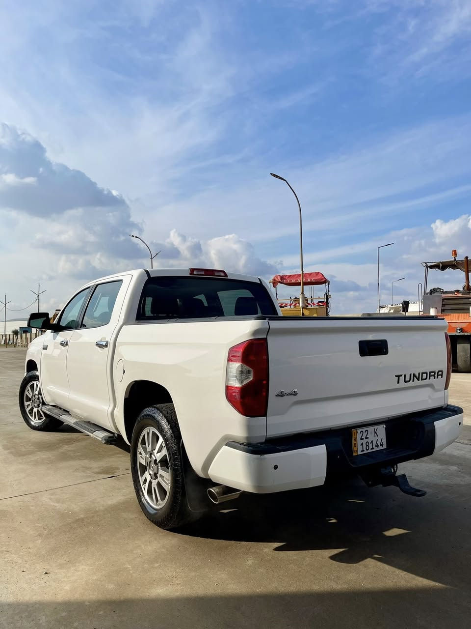 Toyota tundra 2017 platinum TRD
فول مواصفات
ضرر:- بدون ضربة بيها ٤ قطعة كلير أمريكا 
ايرباك:- ١٠٠/١٠٠ سليمة
ماشية :- ٢٥٠ الف 
محرك :- V8 - 5.7 L
مکان سیارة أربيل 
سعر :- ١٩٨٠٠$
***********
