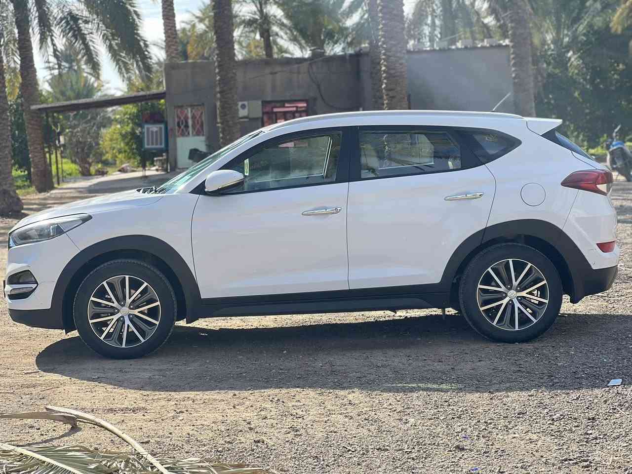 السلام عليكم اخوان
للبيع او مراوس بجارجر مديل 15او 16 

توسان خليجي 2016 رقم بغداد بأسمي 
5عدسات تحكمات ستيرن 3وضعيات ويل قياده سياره ويل كروم مكينه 2000دوش قطعتين تبريد قطعتين رقم بغداد حلوه ومناقصها
***********
