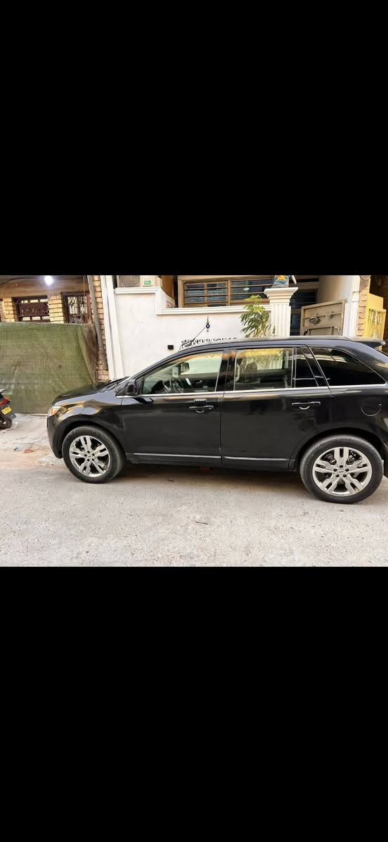 Ford edge 2011
 لمتد فول مواصفات 
رادار 
تشغيل عن بعد 
بانوراما 
3.5 محرك 6 سلندر 285hp
گير 6 سرعات 
AWD
كشنات جلد 
مقاعد كهرباء تدفئة + تبريد
بيها نقص غاز تبريد ينزل من السعر 
السعر 100 
السيارة باسمي 
3 قطع صبغ بدون دواخل ايرباك ستيرن فقط
مكانها بغداد 
للاستفسار 0️⃣7️⃣8️⃣4️⃣1️⃣9️⃣8️⃣7️⃣3️⃣2️⃣9️⃣
