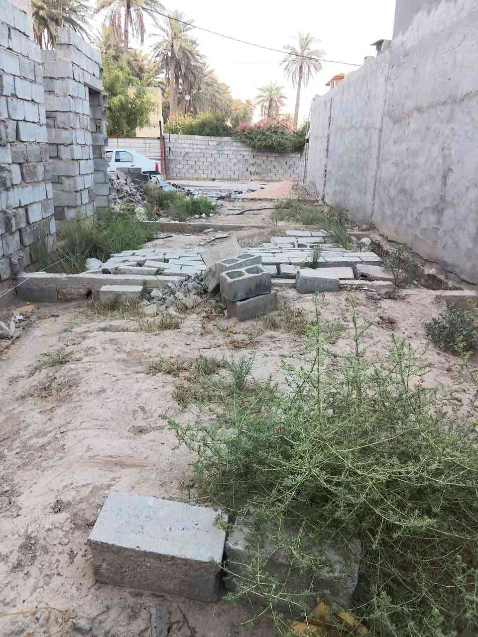 السلام عليكم قطعه ارض للبيع بهوررجب بعد المدارس بشارع حيدر الكصاب كامل الخدمات المساحه ١٢٥م واجهه٥ للاستفسار ***********
