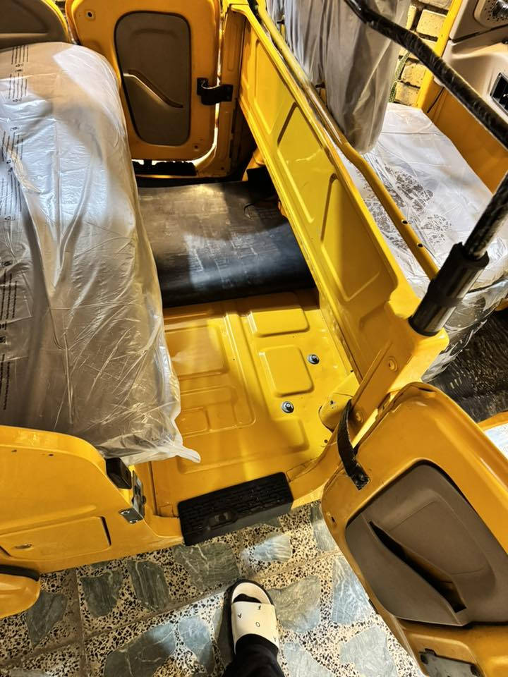 سلام عليكم تكتك للبيع موديل ٢٠٢١ لون واحد مكفول من كلشي مكينه مامفتوحه زيرو اترايه واحد على واحد فقط اكو مكانات بيهه تكحيل وبارد مكان بغداد مدينه الصدر استفسار اكثر 
***********
