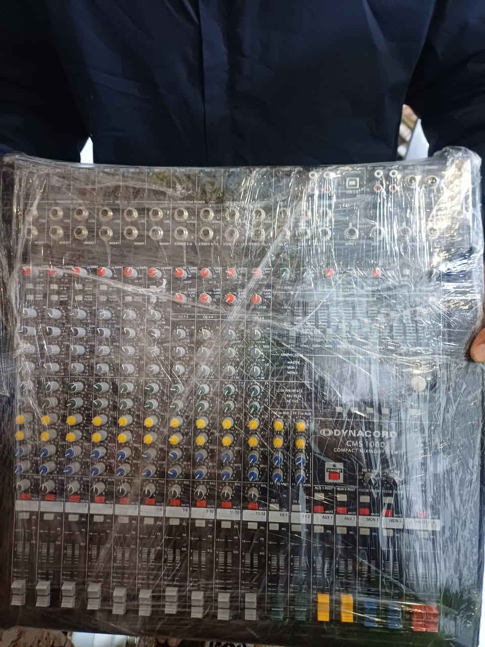 اللهم صلي على محمد وآل محمد...
شباب خدام الحسين منضومت صوت كامله تحتوي على جهاز داينكورد متياز الدرجه الاولى...سماعات ارسي اف اوربي...بورات درجه اولى....لواقط ٤ داسكو الاصلي...وايرات قفل الاصلي ...الاستفسار ***********
