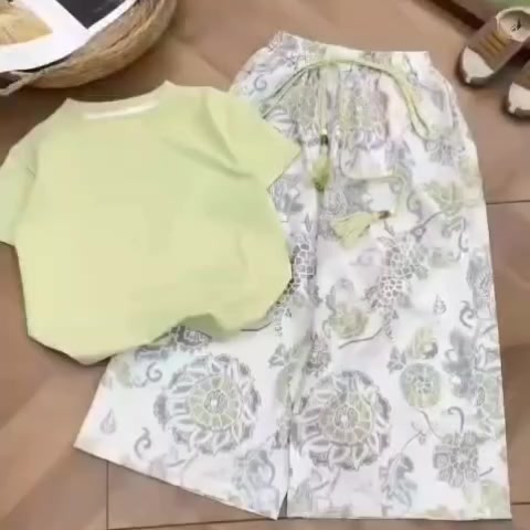 طقم بناتي تركي كوالتي عالي الوان الصيف الترند ✅
قياسات : 5-13 سنة 
سعر : 15000  
توصيل 🚗
سامراء : 1000
صلاح الدين : : 2000
محافظات : 4000
#اكسبلورر #العراق #سامراء #ملابسنا⬇️⬇️⬇️ #ملابسنا_مضمونة_وذات_جودة_عالية_جدًا


**إذا كنت صاحب هذا الإعلان وتريد حذفه لأي سبب، رجاءا أرسل رسالة إلى الدعم الفني**