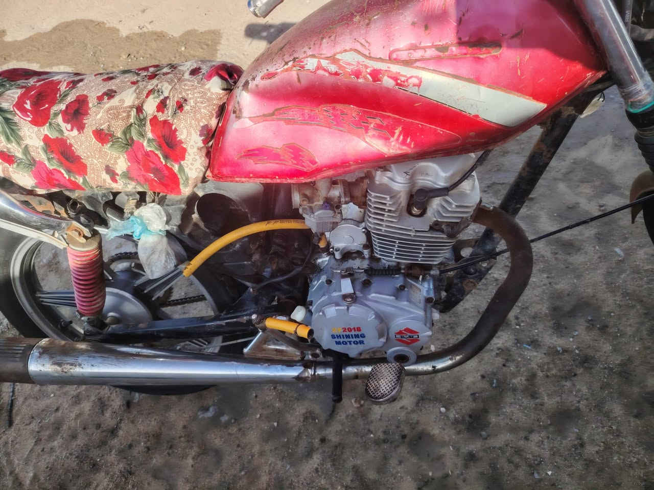 دراجه البيع فيوم كالك كالك مكفوله من ال عشاير نضيفه مكينه بليته بيه موجوده سعره ١٧٠ هاذه رقمي ***********
