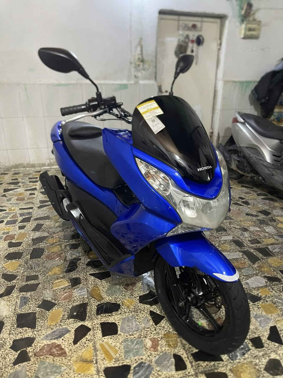 السلام عليكم psx حجم مكينة 125 ss دراجة كفالة عامة JF يابانية صور مزاد موجودة مكفولة مكينة كفرات كهربائيات حساس زدحام ستاند كهربائي مكاني بغداد الاستفسار ***********💙🇯🇵💵📞
