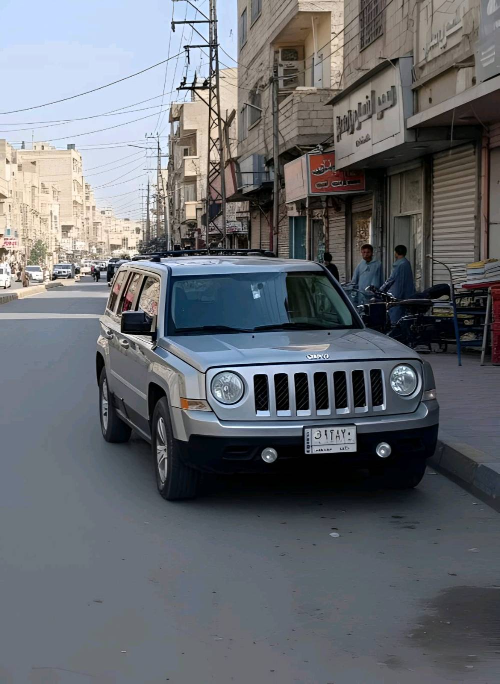 سيارة جيب لتحفيز مغامراتك بكل ثقة! اللون فضي بحالة جيدة جداً مع مقصورة داخلية نظيفة ومكيفة. السيارة مناسبة للرحلات الطويلة والطرق الوعرة.

السعر قابل للنقاش للأشخاص الجادين في الشراء.