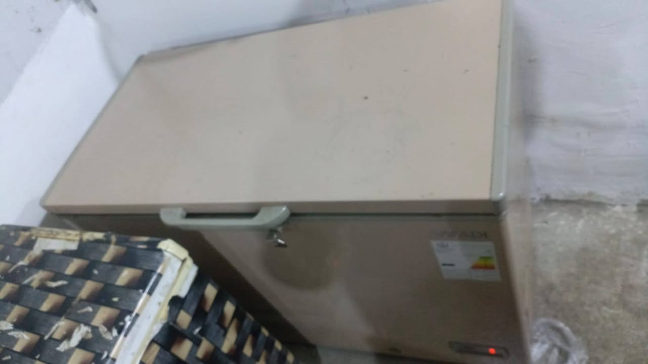 غراض مطعم للبيع  نضافه فول سعر كلهن مليون و100العنوان بهرز او لاتصال على رقم ***********
