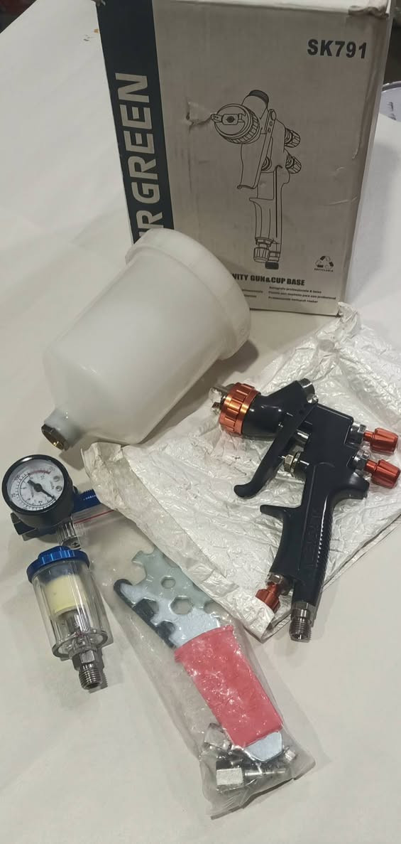 مسدس صبغ نوزل 1/3رشه ناعمه ويه فلتر الهواء اوكيج تقسيم الهواء نوعيته تصدير اوربه سعر 95الف توصيل موجود ***********واتساب
