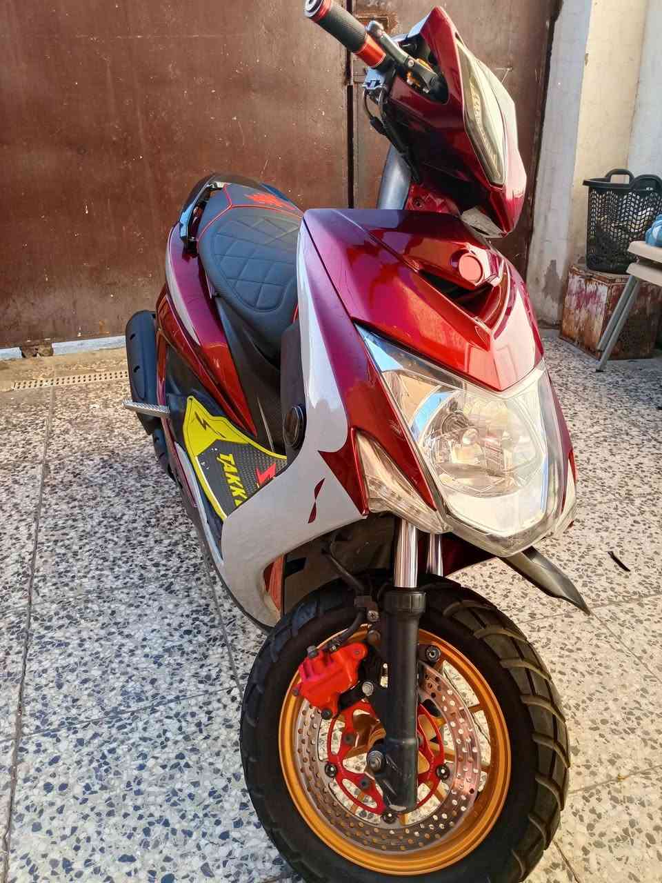 سلام عليكم للبيع سكنس لد موديل 14 دراجه مليانه غراض كله بلاديه يابانيه قبق نفخ تزويد البيه مبين بل صوره دراجه احله من الصور وسعره مناسب مكاني بغداد حي العامل رقم *********** سعرهه خاص
