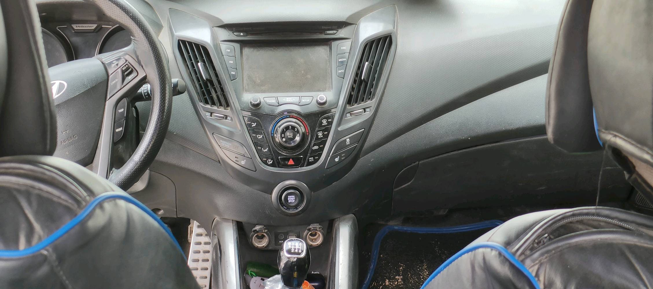 مكلف مكلف مكلف بالنشر للبيع أو مراوس..
سيارة ڤولستر كير عادي 7 نمَر وارد أمريكي مكينه 1600gdi تربو فول عدا الفتحة  .. 

ملاحظة/ ولا قطعة بيها مبدلة + بيها صبغات بسيطة جداً.. 

موديل 2013  رقم قادسية.. 
گير
مگينه
حدادية يوم 9 برمضان بدلتها
تبريد 
خيرررررررررر من اللَّه.. 
سنوية منتهية مكانها نجف 
للأستفسار الاتصال على الرقم  ( ***********) 

السعر 72 وبيها مجال للطيبين