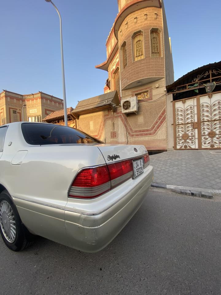 السلام عليكم راس الثور فلات مكفوله كص وضربه محرك VVT فيشتين حداده تخم تاير جديد كهرباء كله شغال تبريد يـ السويج رقم بصره انكليزي دواخل عسلي سياره نقل جثه فقط 
العنوان البصره زبير حي الخطوة 
والي مو شراي يندعي ب الرزق *********** السعر 73 وبيه مجال بصيط
