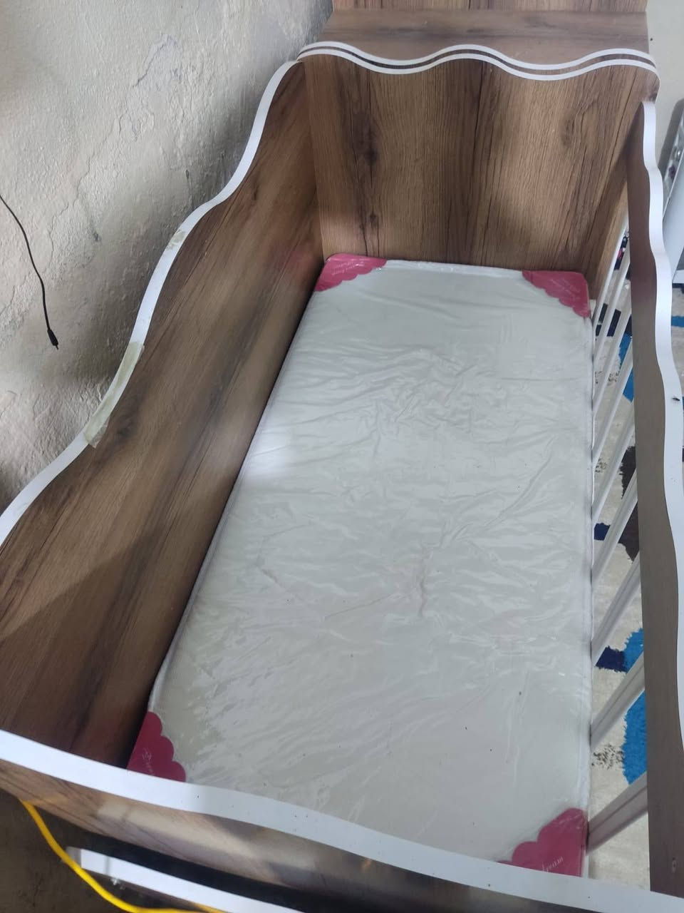 سلام عليكم من رخصة اعضاء الكروب المحترم
كاروك للبيع اخو الجديد صارلي شهرين من اخذته هو والدوشك مالته200الف
طوله160سم 
وعرضه64سم 
وارتفاعه90سم
رايده 100الف قفل العنوان كربلاء امن الداخلي قرب افران صمون اللؤلؤه***********
