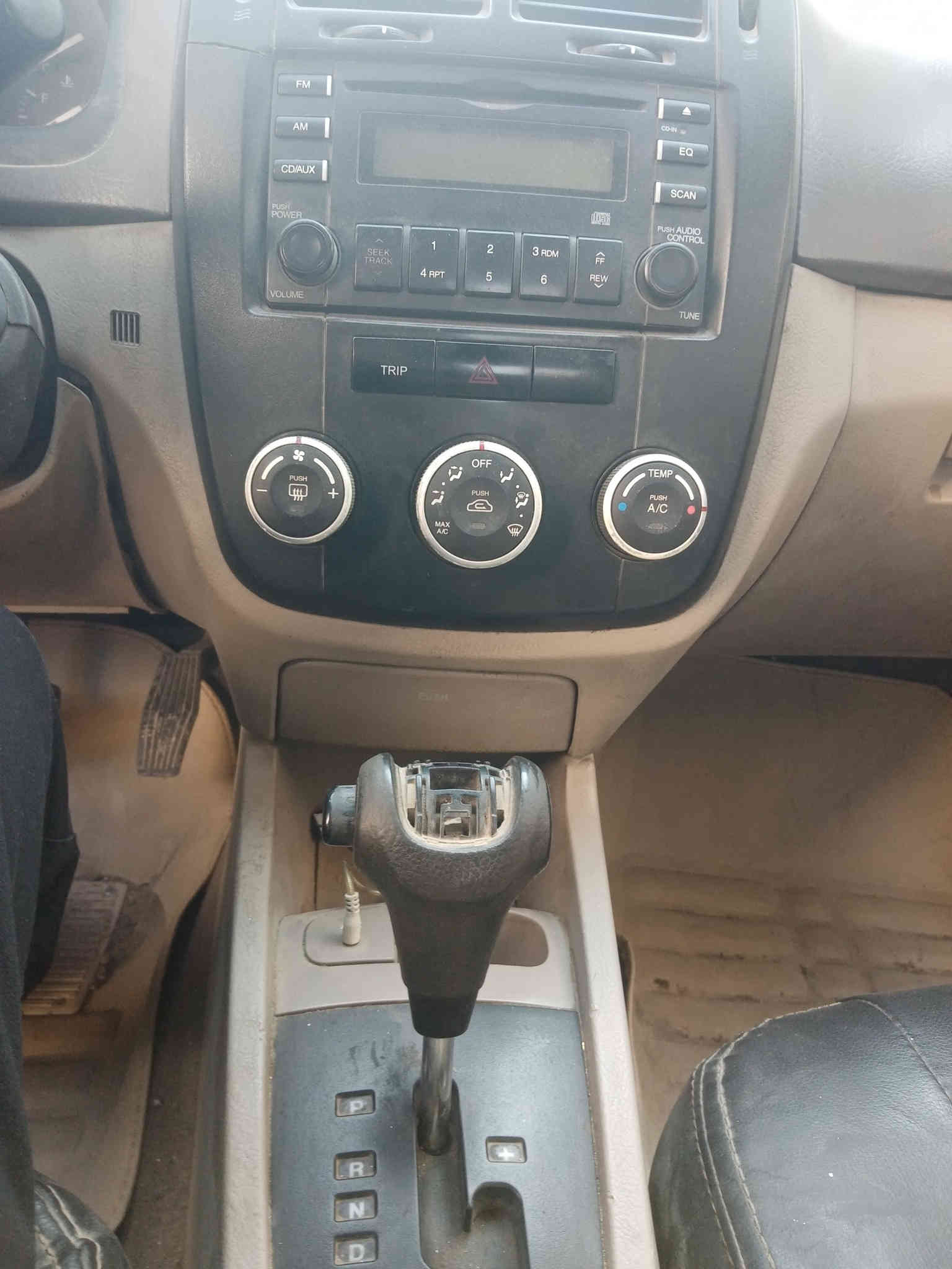 السلام عليكم
سيراتو 2008 رقم بغداد بأسمي محرك قبل شهر ونص شادة جديد كهربائيات وكير جيدة فقط يرادلها ترتيب ونواقص بسيطة السعر المطلوب 70 $ تجي تكلب السيارة حسب القناعة وبيك خير وتدلل مكان السيارة بغداد الدورة حي الوادي رقم الهاتف ***********
