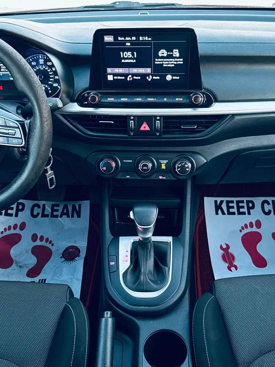 🚗 إعلان بيع فورتي 2023
• الحالة: قطعتين
 • الملاحظات: أكلاير + جنطة + جاملوغ خلفي
 • السيارة تعمل بشكل ممتاز
 • السعر المطلوب: 144

للتواصل الجاد ***********
