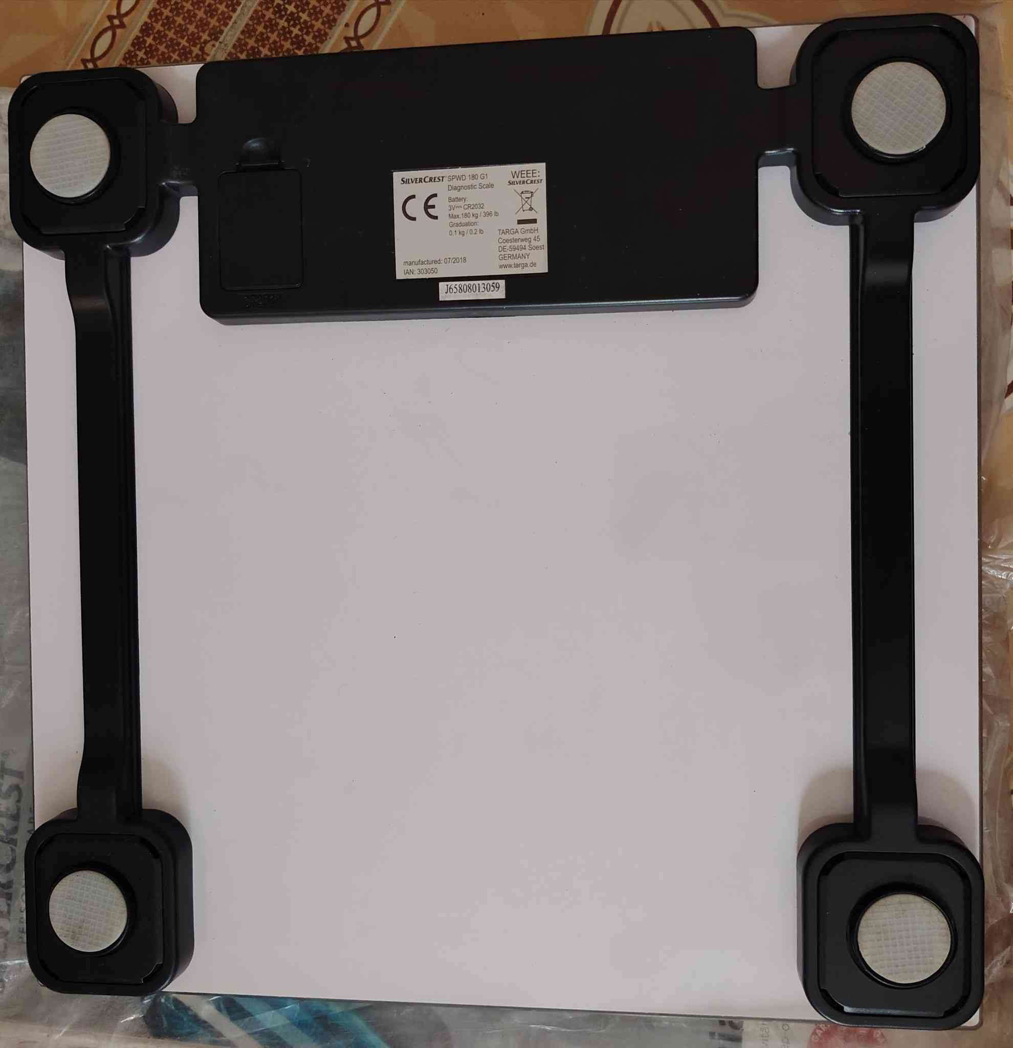 ميزان لقياس وزن الجسم 
▪️يحتوي الميزان على وظيفتين هي قياس وزن الجسم وتحليل المؤشرات الحيوية للجسم. 
▪️الوزن الأقصى 150 كجم

المؤشرات التى يبينها الميزان هي:
1.نسبة الدهون في الجسم
2.مستوى الماء
3.نسبة العضلات

#الأصلي 
🚫جديد غير مستخدم ولاباله باللوك 

السعر ٢٥ الف
#يتوفر توصيل لجميع محافظات العراق للحجز خاص


**إذا كنت صاحب هذا الإعلان وتريد حذفه لأي سبب، رجاءا أرسل رسالة إلى الدعم الفني**