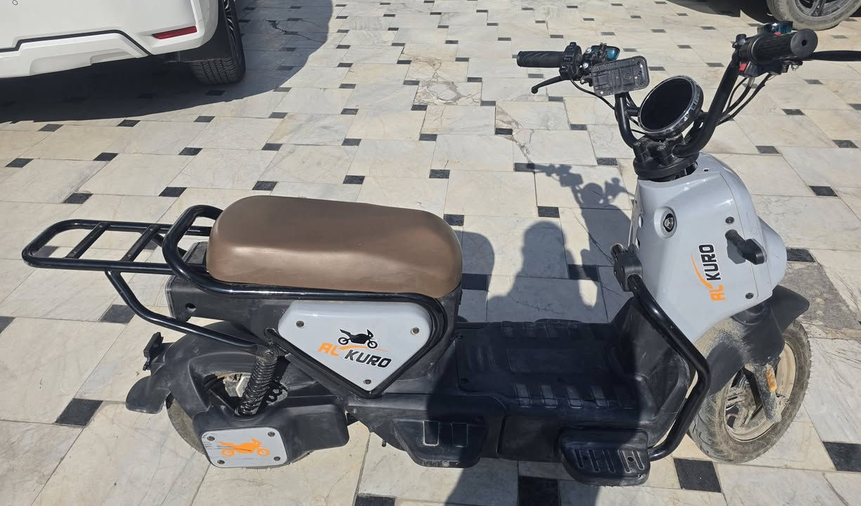 سلام عليكم
دراجة شحن للبيع في كركوك موديل 2025  اقصى سرعة مالته 65كم/س السعر 425 العيب مالته نقص بطارية
رقم الهاتف/***********
