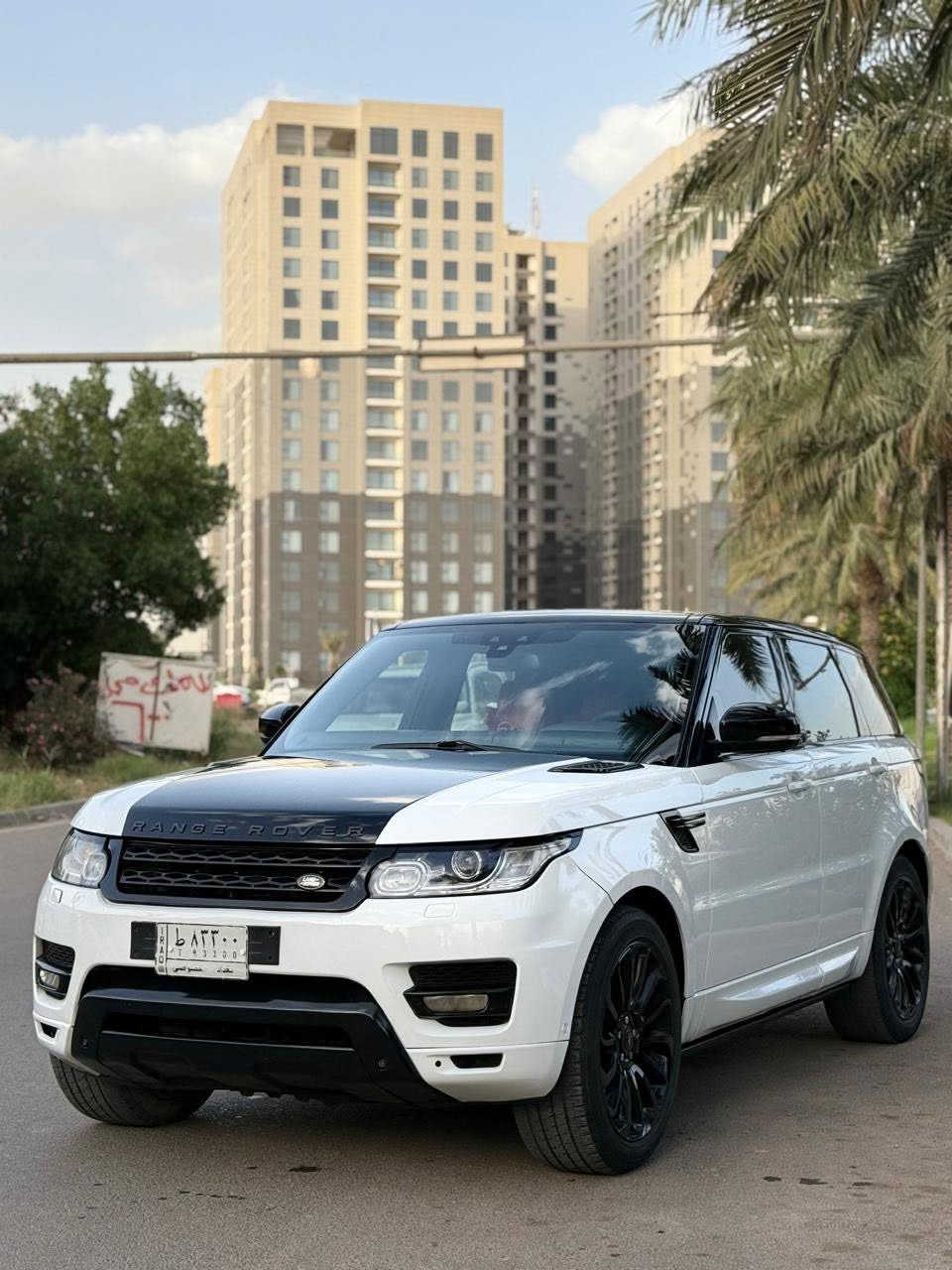 السلام عليكم 
رانج روفر سبورت 2014
فول فول مواصفات
محرك V8 سوبر جارج 
بدون صبغ  كفاله عامة فقط دعامية امامية
لون ابيض 
للبيع او المراوس حسب القناعه 
فول مواصفات
جكات 3 وضعيات 
رادار جانبي بل مرايات 
بانوراما كنتاره قماره شامواه 
صدر امامي خلفي جديد
كامرات 360 درجه عدد 5 
بصمات ابواب وتشغيل 
جميع الابواب شفط
سياره جدا نظيفة احلى من الصور 
كشنات كهرباء 
نضام صوت ميرديان (خرافي) 29 سماعه
مساج تدفأه + تبريد امامي خلفي 
ثلاجه 
استيرن كهرباء 
رادار حساسات امامي خلفي صندوك ابواب ترحيب اناره+ مرايات شفط
المواصفات كثيرة جداً ميحتاج اكتب الباقيات معروفه مواصفات الرانج الفوك

مكان السياره بغداد 
لاستفسار اكثر اتصال او وتساب 
***********
***********

