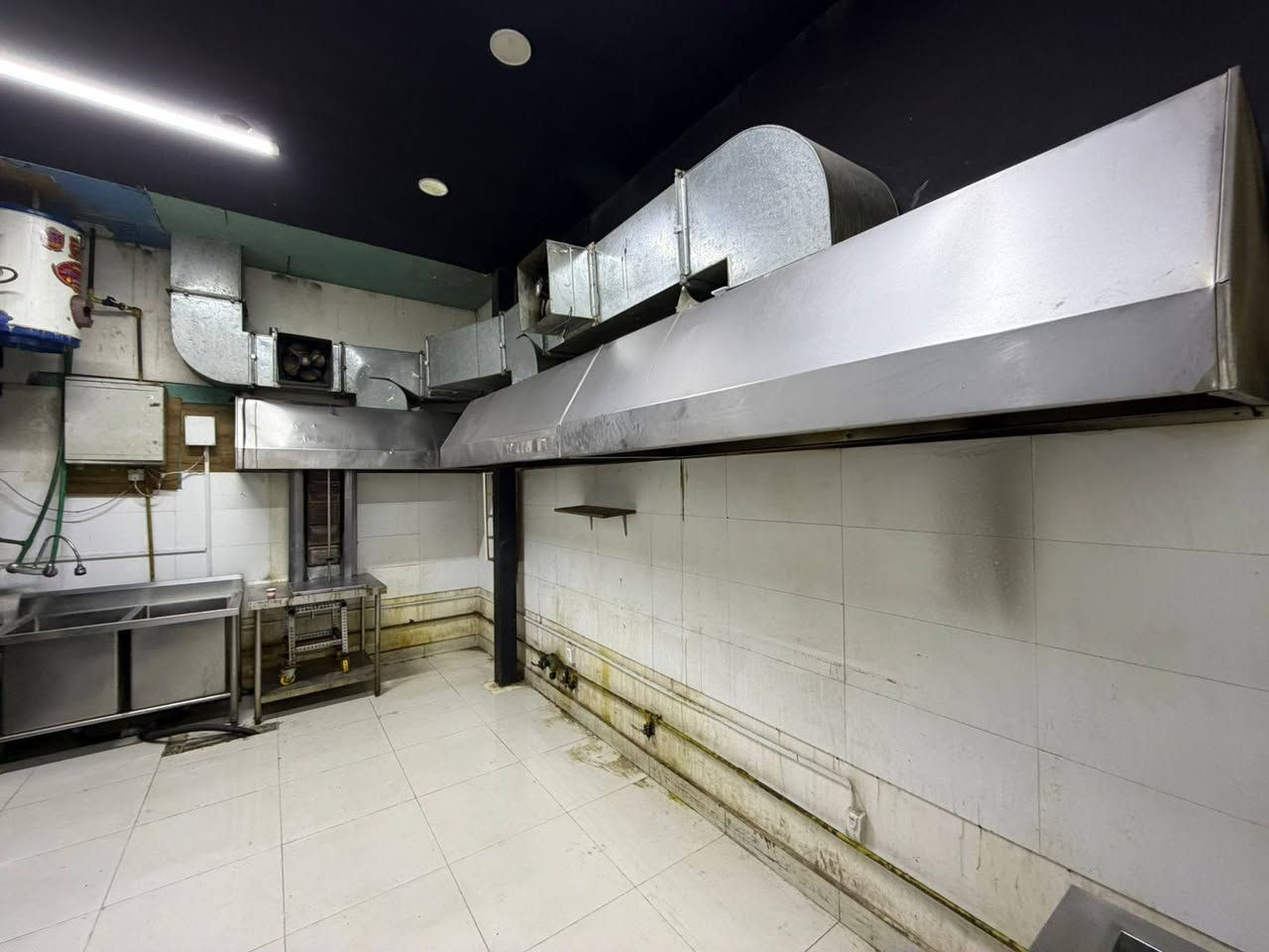 للبيع
فرن البيتزا 
شواية شاورما 
كل الي بالصور للبيع


**إذا كنت صاحب هذا الإعلان وتريد حذفه لأي سبب، رجاءا أرسل رسالة إلى الدعم الفني**