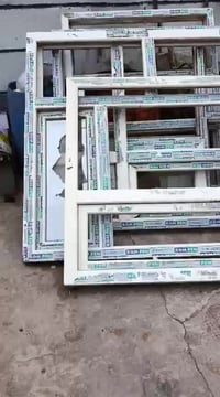 ٥ شبابيك • مستعملات • ١٫٥م×١٫٦م