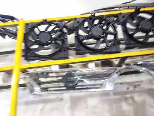 السلام عليكم
توفر ماصدة امامي نيسان سني هندي 
مراوح راديتر 
عطر 
باسعار مناسبة 
وتساب ***********
وايضا يتوفر داعمية امامي خلفي 
كشاف نيسان سني 2014
مري جانبية
