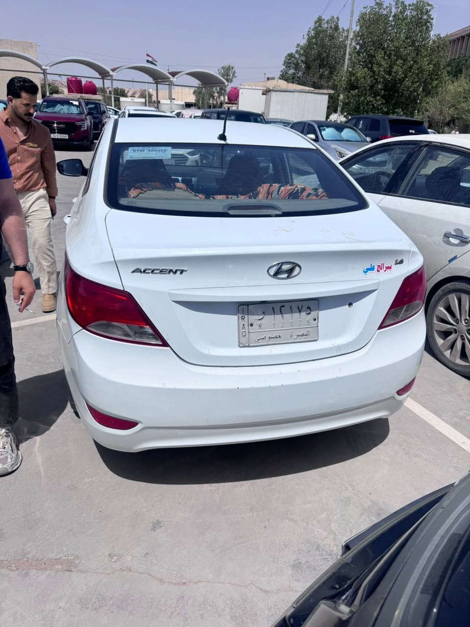 السلام عليكم
اكسنت ١٦ فول مواصفات ١ /١ 
بصره حره  بيها قطعتين 
تبريد جديد بدي نضيف 
السياره احله من الصور.  السعر ٩٠ 
 السياره بالبصره ***********5
مكلف بنشر.
