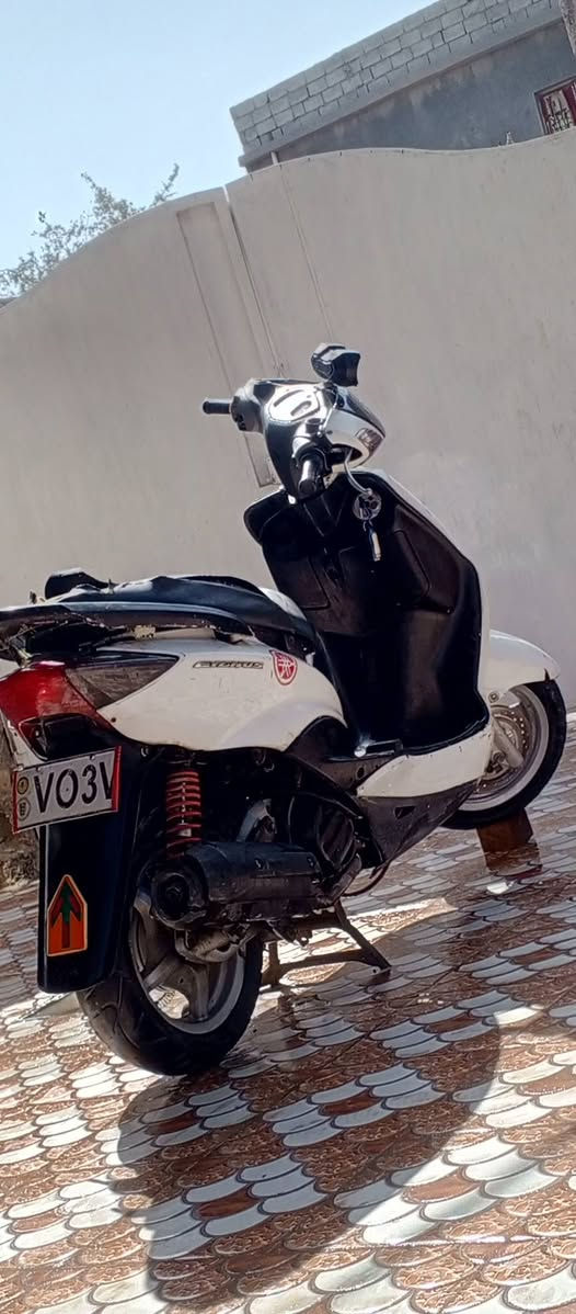 السلام عليكم دراجة سكنس ياباني البيع  كفراتها بلاديات لايت عالي ناصي مكينة بلادي  نكر سلف كهربائيات كلها شقالة السعر 450 و بيها مجال مكان ديالى دقاطع القدس


**إذا كنت صاحب هذا الإعلان وتريد حذفه لأي سبب، رجاءا أرسل رسالة إلى الدعم الفني**