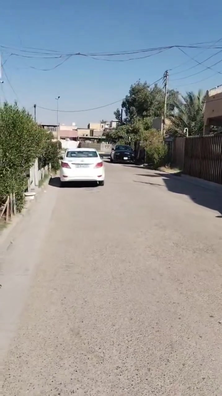 اللهم صل على محمد وآل محمد مكلف بالنشر بيت مساحته 105م
منطقه الرفاق سابقآ مقابل ثانوية المتميزات للبنات يبعد عن شارع سيد هاشم 50متر منطقه هادئه جداً  الطابق الأول غرفتين  مع الصحيات والثاني غرفه كامله وغرفه ثانيه مبنيه للشبابيك سعره 135 الاتصال على الرقم ***********
