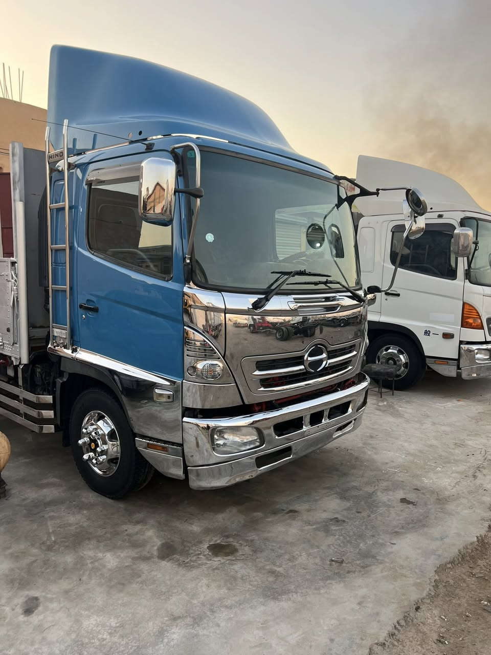 السلام عليكم سياره للبيع دخول جديد
موديل 2023رقم بغداد سته وربع شاصي عريض جوبلس مكين سته عادي العنوان واسط الصويرة ***********
