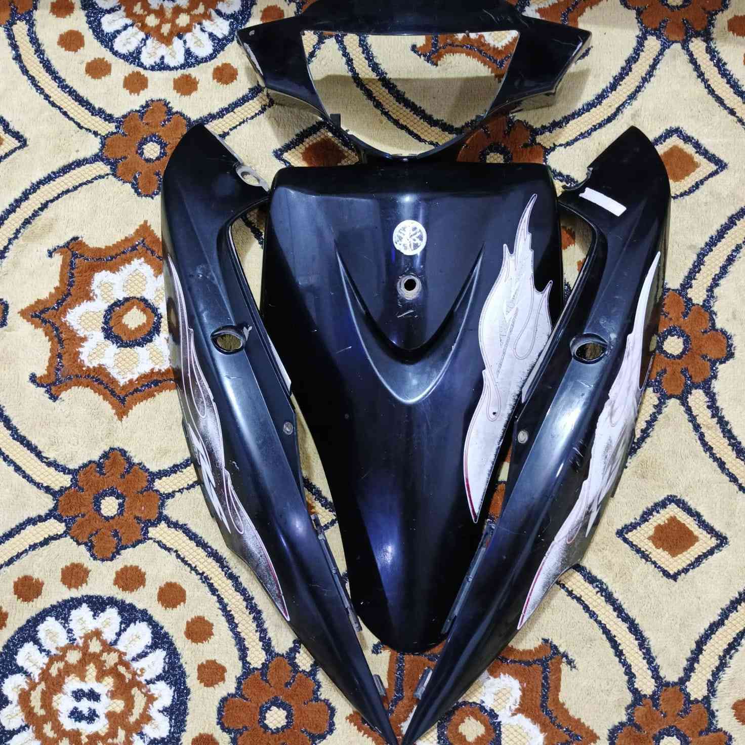 سلام عليكم اخوان هاي كفرات كفرات كفرات للبيع كفرات لون اسود جارده نضافه ونصبه كدامك كامله مكمله وكابريتر رمبه مال حاويه الاصليه  سعر خاص ***********
