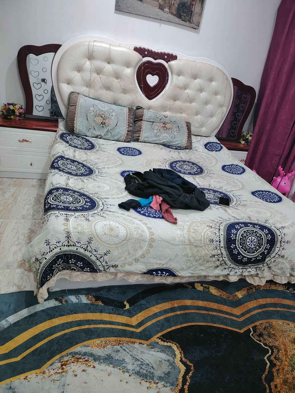 غرفه البيع نضيفه ب٣٥٠ وبيه مجال ***********
