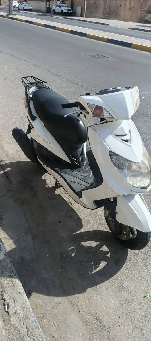 للبيع تراجه جديده امبدل بيهه بس بستن مال جني ***********   مكاني كرمة علي
