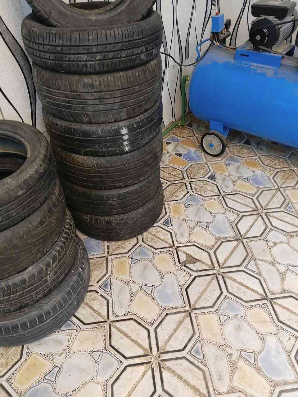 السلام عليكم تايرات باله ياباني لافتيه ولاركعه ابطنه نضيف للبيع شلعه واحده الزوج ب15 قياس 15و14 رقمي للتواصل ***********بي وتساب
