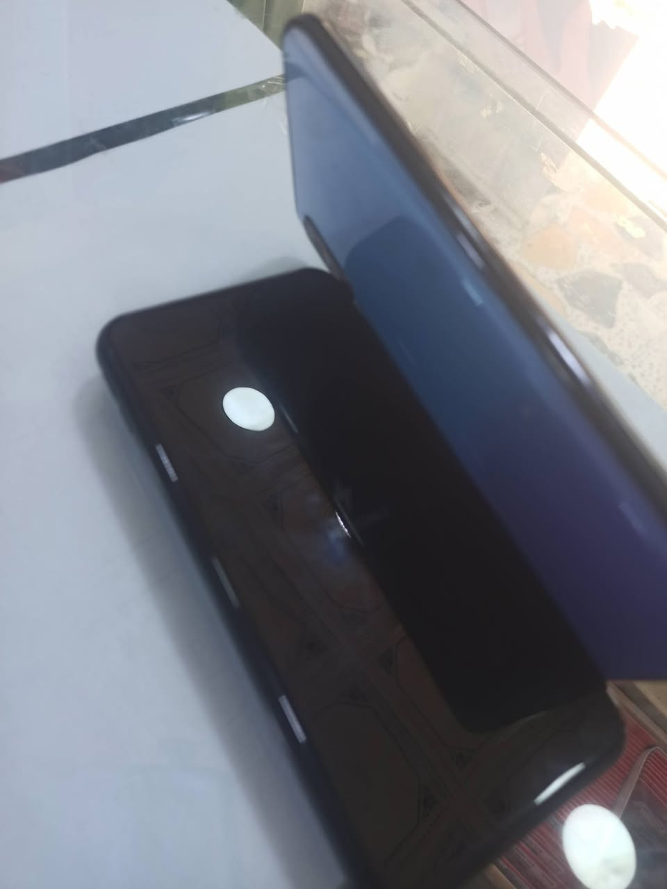 سلام عليكم
باور بانك (شحن سفري) ابو شاشة
مستخدم قليل

قوة بطارية 10000mah 
بي ستاند موبايل 
شحن وايرليس ب 10واط  fast charge 
يشحن تايب سي و كلاكسي
سعرة 19 الف 

توصيل موجود 
عنوان محل طوز جمهورية بصف لفة سيروان مقابل ازياء هيمن اسم محل Ar Santar 

رقم ***********
واتس اب ***********

