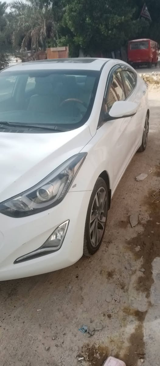 الانترا موديل ٢٠١٥ فول مواصفات للبيع خليجي كاملة من كلشي گير مكينة تبريد حدادية تخم تاير مكينة ١٨٠٠ جاهزة للأخير ما ذب عليها ربع بيها تبديل جاملغ امامي فقط جارد ومبدل بدون اي حادث بيها صبغ رش قليل تجميلي والصور تتكلم
السعر ١١٨ ورقة المكان ناصرية مركز
رقمي ***********
