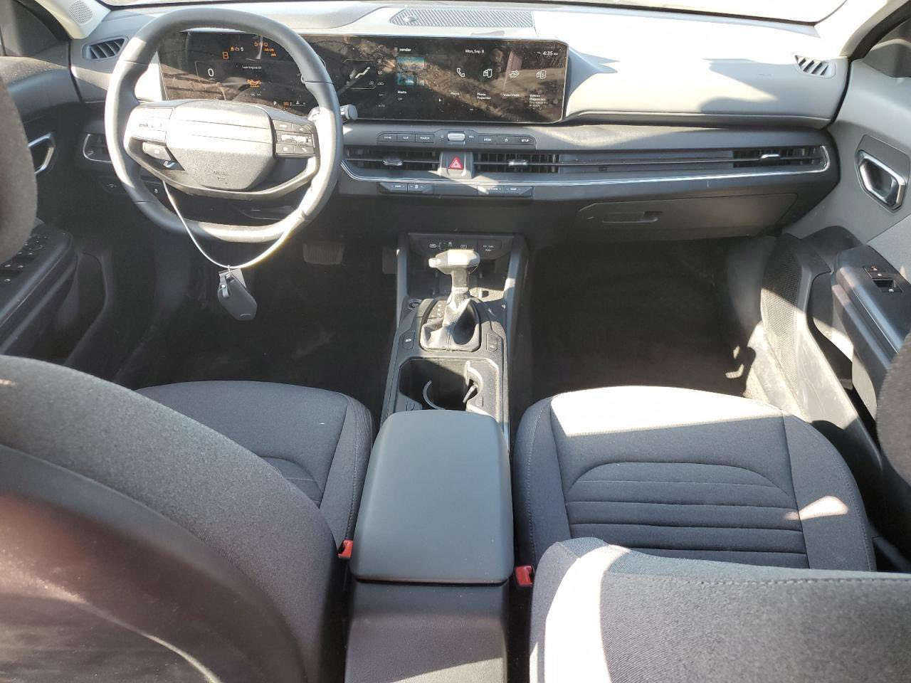 السلام عليكم كي فور حالياً بعمان سياره موصفات EX السياره بدوان ايرباك فقط نقصه دعاميه لايت سياره موديل ٢٥ ماشيه ٢٠ الف ترهم تدخل كتاب شهداء ترهم حره ١٢٥ بيه مجال بسيط رقم الهاتف ***********
