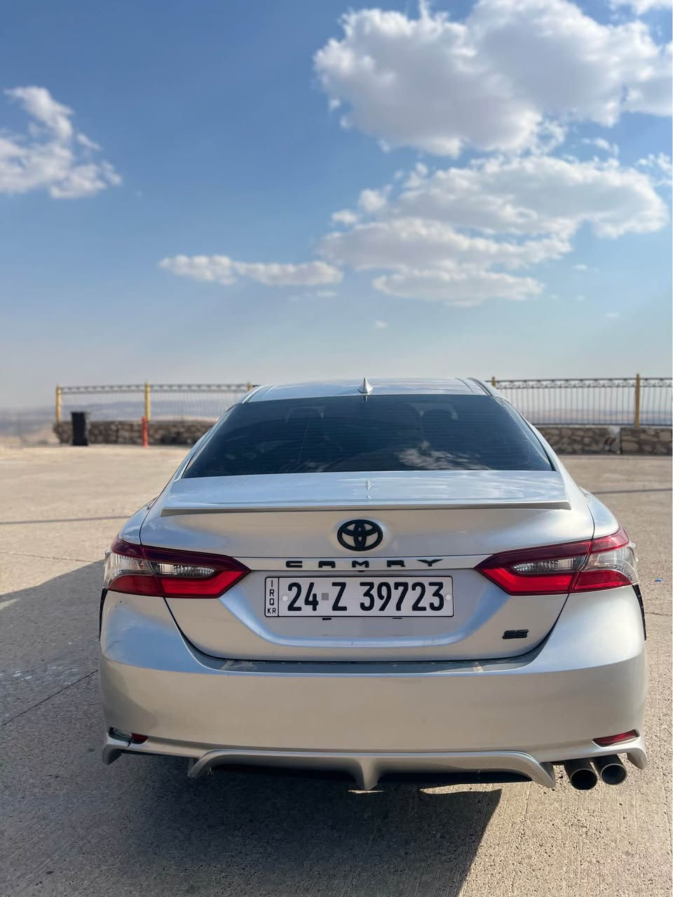 ***********
TOYOTA CAMRY 2023 SE
بي سبىوخ بي دعم 
كير مكينه شه رت
تحويل وكاله شه رت
رقم سنوي جديد
سعر فول فول مناسب
*********** اكر, نينوى
