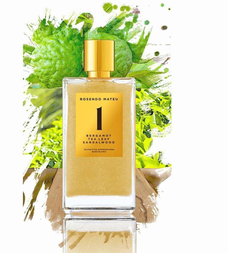 Rosendo Mateu Nº 1 Bergamot, Tea Leaf, Sandalwood Rosendo Mateu
تخيل روحك كاعد بوسط بستان قديم من بساتين الشمال ويه اول خيوط الفجر والندى بعده يغازل الورق هذا مو مجرد عطر هذا قصة بدت بأنامل المصمم العالمي الراحل روسيندو ماتيو اللي حب يخلي اول ابداعاته رقم واحد عبارة عن رحلة للروح والذاكرةمن تفتتح العطر راح تحس برشة الحمضيات والبرغموت اللي تشبه ذيج النسمة الباردة اللي تمر على وجهك وانت تمشي بين الاشجارشويه وتبدي تظهر ريحة ورق الشاي الخضراء الصافية كانما كاعد تشرب استكان شاي مهيل بوسط الخضار ورايحة البال عندك واصلة لابعادهاوالفخامة الحقيقية تكتمل بنهاية القصة من يستقر العطر على خشب الصندل الدافئ هنا تحس بالثقل والرزانة كانما البستان صار ملكك وحدك وصوت الهوى يهمس باذانك عن سر الاناقة والجمال معنى الاسم رقم واحد هو البداية الحقيقية والنقاء اللي ميتكررعطر للي يدور شي بارد لنهار صيف الاهب اللي تترك اثر بكل مكان يمر بيه روسيندو ماتيو رقم واحد هو هدوء البساتين وفخامة القصور 
متوفر تقسيم باحجام مختلفة 
3-5-10-20مل لتجربة 
#أبو_إلياس #عطور #عطور_فخمة #عطر #ذوق #هيبة #ثبات #فوحان #برفان #perfume #luxury #fragrance #viral #fyp #اكسبلور


**إذا كنت صاحب هذا الإعلان وتريد حذفه لأي سبب، رجاءا أرسل رسالة إلى الدعم الفني**