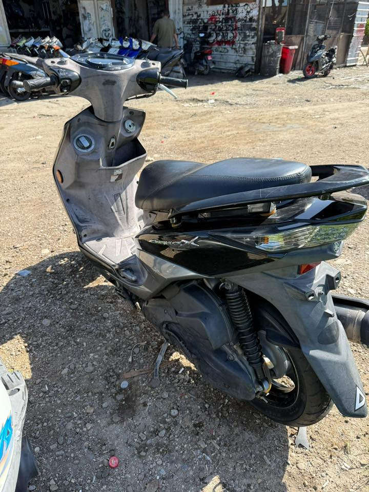 السلام عليكم للبيع دراجه سكنس لد ياباني دراجه مال رمبه مكاني شعله سعر 9.5 وبيه مجال للشراي  رقم هاتف ***********
