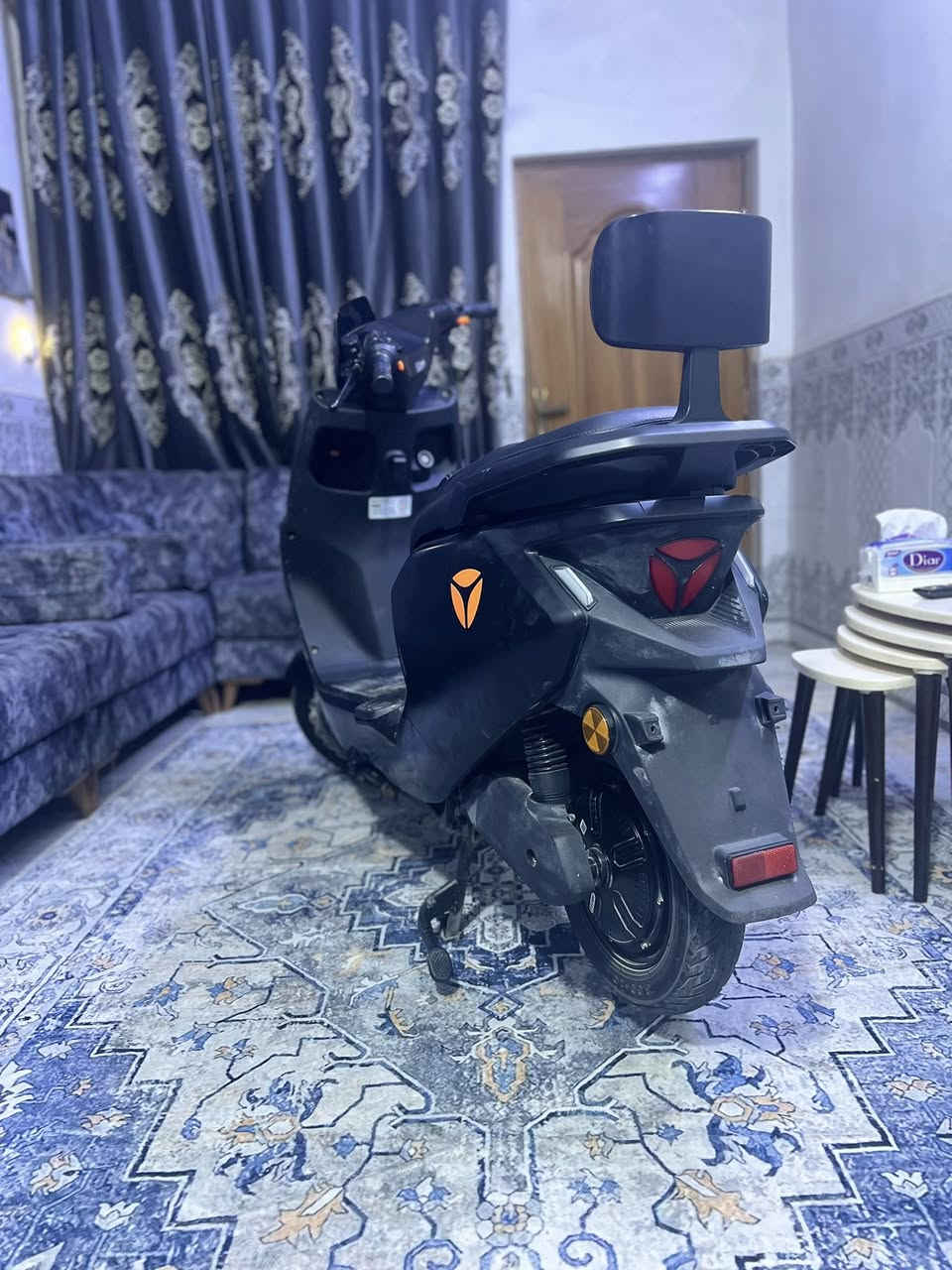 دراجه نوع ياديا  بيها مثبت سرعه و ميزه الرجوع إلى الخلف R الصندوق كهربائي وبيها ثلاث مودات للسياقه ( ايكو -سبورت-والعادي) تقطع مسافه 60k
دراجه مرتبه وبيها ضمان من الوكاله مالتها سنتين إذا عطل لا سامح الله بل بطاريات او الملف بيها تروح الوكاله همه   راح يسولكيا مجانا سعر الدراجه 925
رقمي *********** موجود واتساب وموجود عل خاص
