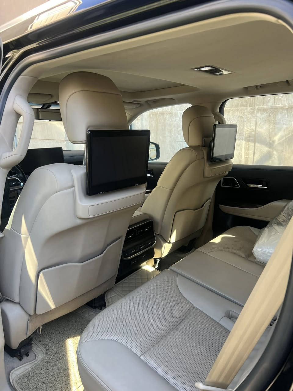 لاندكروز ساز موديل 22 vx فول كشنات كهرباء رادار مكفوله ماشيه 32 اربيل مكان بغداد تحويل السعر 66 الف وبيها مجال ***********
