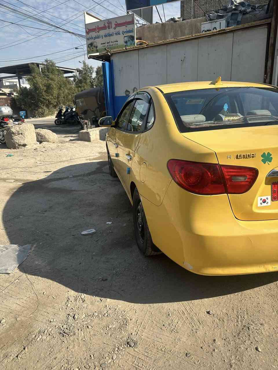 يالله السلام عليكم النترا 2010 امريكي 

محرك 2000 سياره ليبل واحد حادث جاملغ الخلفي جهة السايق 

سياره مال جني خير من الله اي نقص مابيه  كهربائيات حداده خلفي امامي 

ماتصرف ربع عليه كبل لشارع سياره حولبت عندي بذاك الشتة. 

سعر 98 بيه مجال قليل كلش 

عنوان بلديات شارع الكهرباء 

هاتف ***********

فقط واتساب
